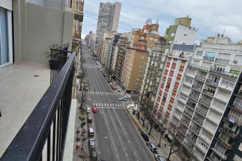 En venta. Espectacular departamento de tres ambientes al frente con balcón terraza - Mar del Plata